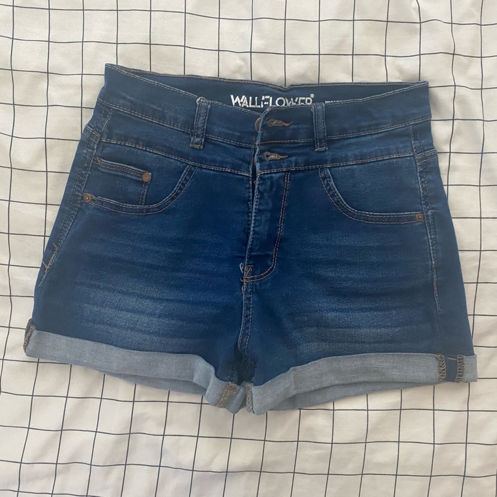 WALLFLOWER (Khols) - denim shorts